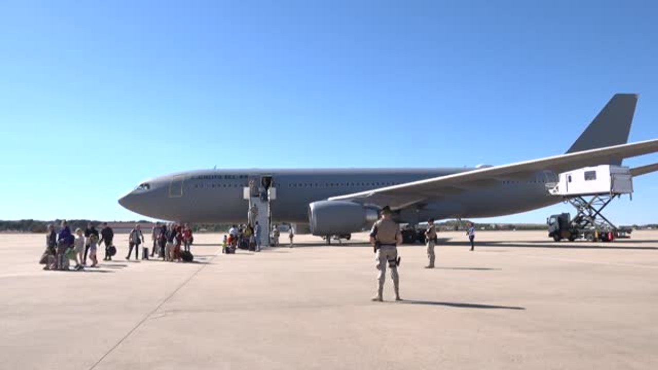 Aterrizan en Madrid los españoles evacuados de Níger
