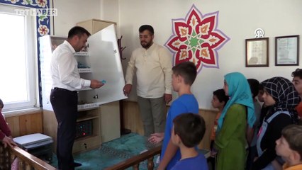 'Cami market' ile çocuklar Kur'an kursunu doldurdu