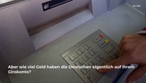 Anstieg der Lebenshaltungskosten: Wie viel Geld haben die Deutschen auf dem Konto?