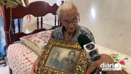 Idosa celebra 101 anos de idade em Cajazeiras, canta o hino da cidade e emociona as filhas