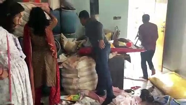 #छापेमारी: मार्बल पाउडर और नमक से बनाई जा रही ब्रांडेड खाद