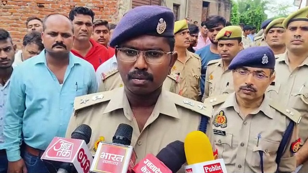 Video: बेटे ने किया मां-बाप का मर्डर, पुलिस से बोला- मैंने मारा