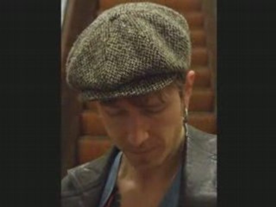 Portrait - Stef Kamil Carlens - People Can't Stand The Truth