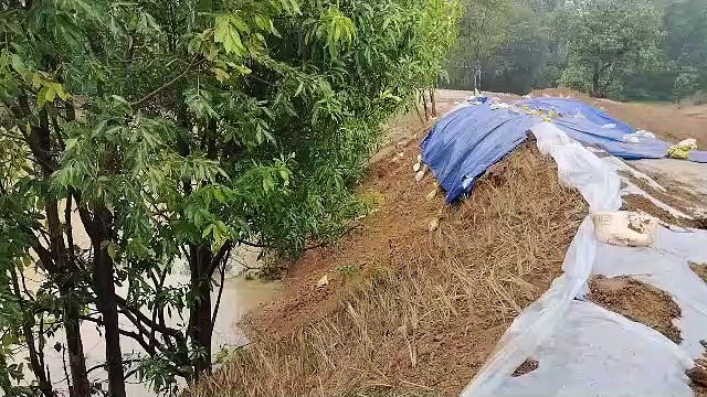 भष्टाचार की भेंट चढ़ गया 80 लाख रुपए से बना सोलवा जलाश्य, वेस्ट वियर पानी में बहा