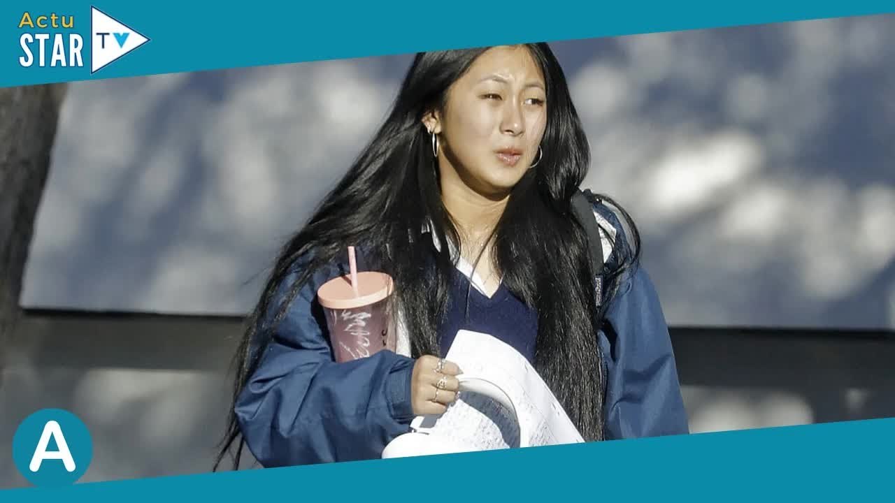 PHOTOS Jade Hallyday fête ses 19 ans : mini-jupe à sequins et amis célèbres... un très joyeux annive