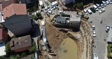 Sarıyer'de yol çöktü: Deprem zannedilen çökme anı kamerada