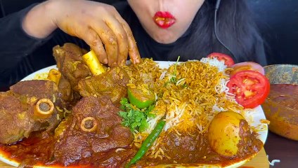 下载视频: ASMR EATING SPICY MUTTON KEEMA KORMA,MUTTON CURRY,EGG CURRY,BASMATI RICE,SALAD _MUKBANG_