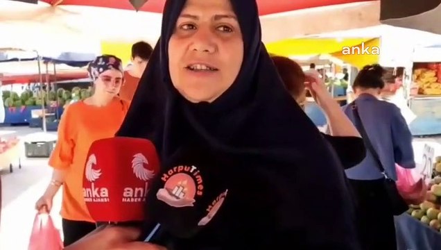 Elazığ'da, Semt Pazarında; Pahalılıktan Yakınan Vatandaş: Siha Yapan Bir Ülkede Domates Alamayacak Duruma Gelir mi Vatandaş?