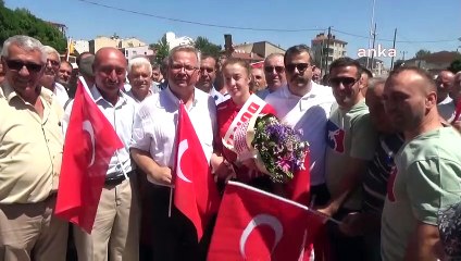 U17 Dünya Güreş Şampiyonası'nda Gümüş Madalya Alan Eylem Engin Süloğlu'nda Karşılandı