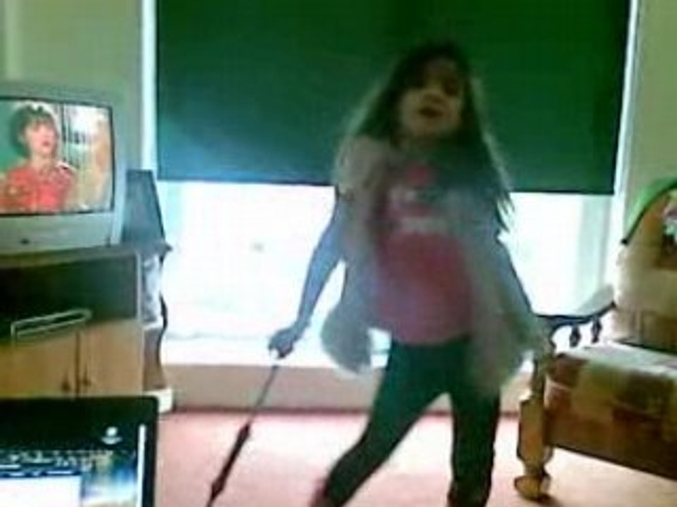 Wiktoria tańczy umbrella rihanna