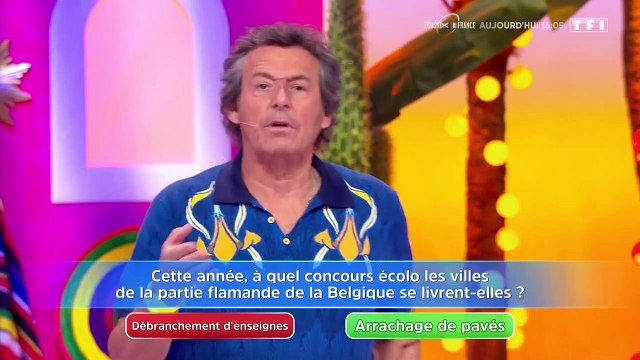 Jean-Luc Reichmann reçoit un coup de téléphone de Jarry dans Les 12 coups de midi de TF1 ce samedi 5 août 2023.