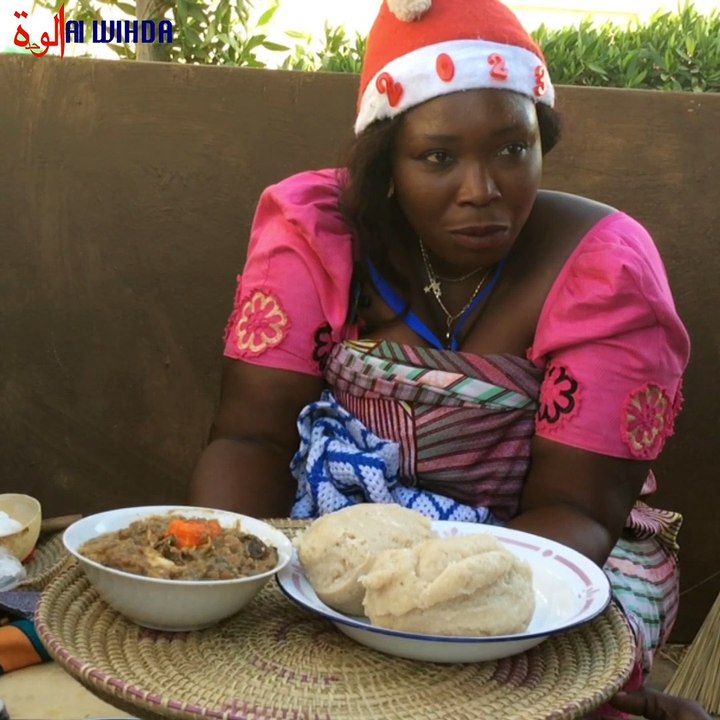 Tchad : la sauce "Bour" à la boule de manioc (Tandjilé) au festival Dary