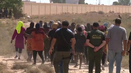 مهاجرون أفارقة يكشفون لـ"العربية" عن تفاصيل الرحلة من ليبيا إلى تونس