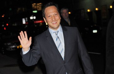 Rob Schneider afirma que el set de ‘SNL’ quedó en completo silencio cuando Sinead O'Connor rompió la foto del Papa