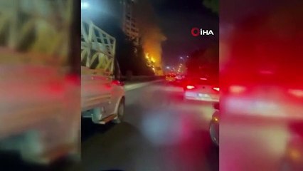 Adana'da otomobil alev alev yandı