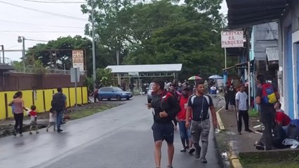 Gobierno se compromete a aumentar buses para migrantes