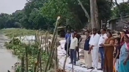 मधेपुरा: नदी किनारे हो रहे कटाव को रोकने के लिए किया गया पाइलिंग, लोगों ने जताया आभार