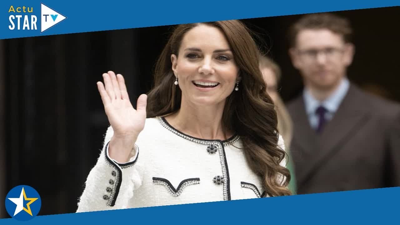 Kate Middleton patriote : des grands couturiers aux supermarchés, ces looks britanniques dont elle r