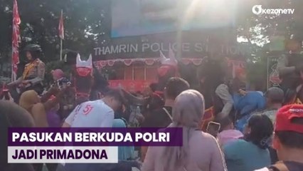 Pasukan Berkuda Polri Jadi Primadona Warga di CFD Bundaran HI