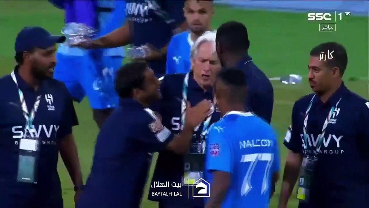 Leçon de football des élèves de Jesus à l'équipe de Benzema