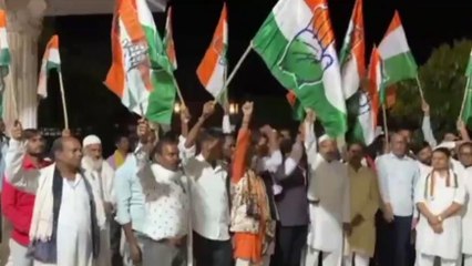 केवलारी: राहुल गांधी को सुप्रीम कोर्ट से मिली राहत, कांग्रेसी कार्यकर्ताओं ने मनाया जश्न