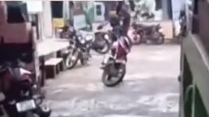 मुरैना: बीच सड़क युवक पर अंधाधुंध फायरिंग, इलाके में दहशत का माहौल