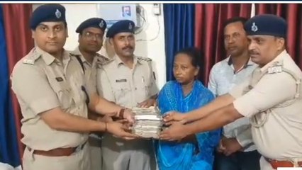 गोपालगंज: पुलिस ने मृतक किन्नर पूजा के मां को लौटाया 6.30 लाख, सुनिए क्या बोले दरोगा