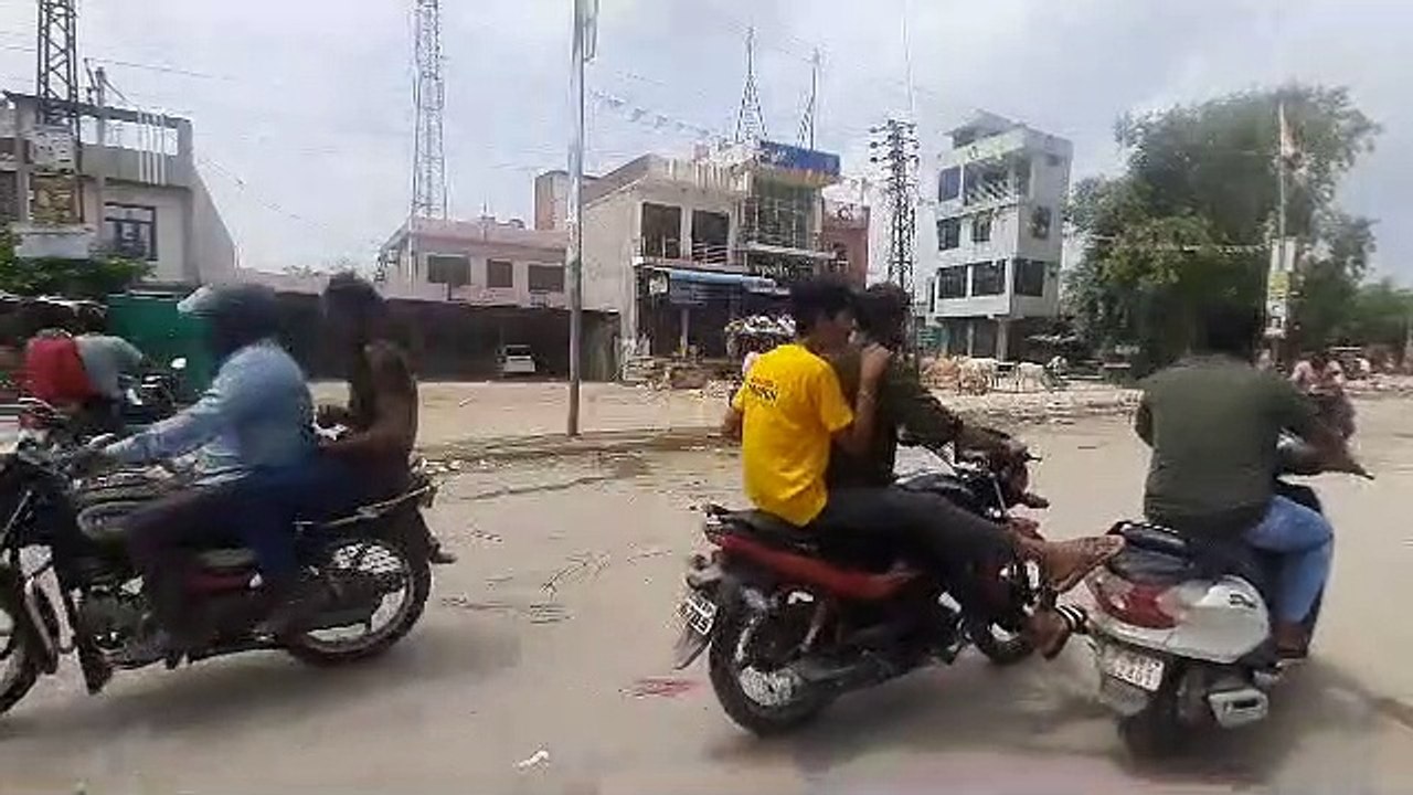 Video : कस्बे के बाजार बंद रख विभिन्न संगठनों के लोगों ने किया प्रदर्शन
