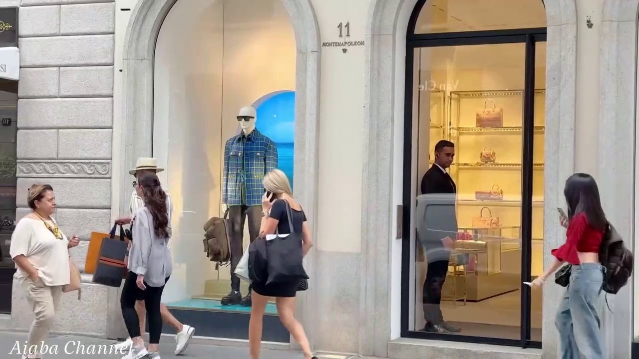 RELAXING MILAN IN AUGUSTSUMMER 2023 STREET STYLE #italianstyle #italylifestyle #duomomilano