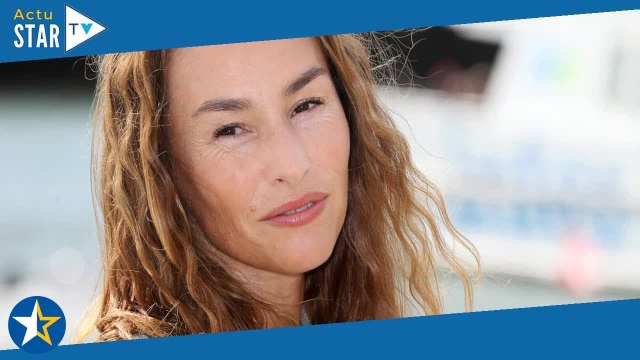 Vanessa Demouy pose en maillot de bain à 50 ans : J'ai été tentée de retoucher la photo...
