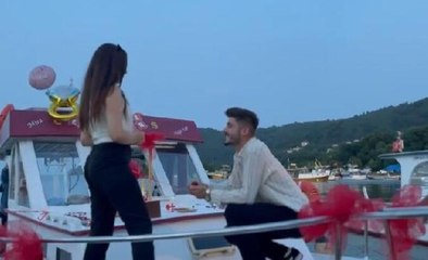 Teknede evlilik teklif ederken yüzüğü denize düşürdü