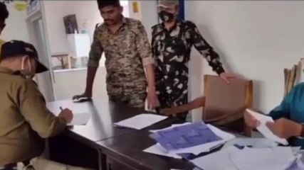 मंडला: सरकारी योजनाओं का लाभ दिलाने के नाम पर धोखाधड़ी करने वाले 2 गिरफ्तार