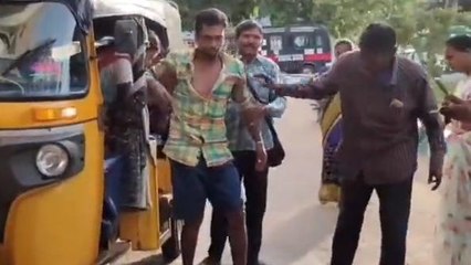 అనకాపల్లి జిల్లా: యువకుడిని మింగడానికి ప్రయత్నించిన భారీ కొండచిలువ