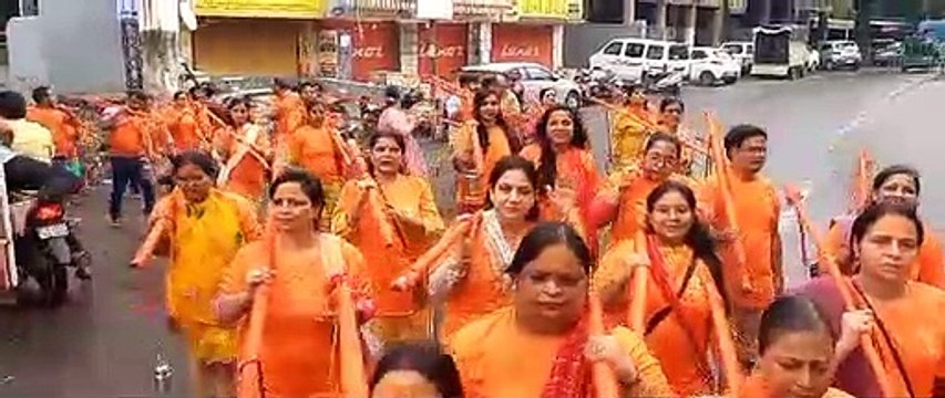 SURAT VIDEO NEWS : शिव पार्वती की झांकी के साथ कावड़ यात्रा में लहराया तिंरगा