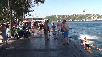 İstanbul'da sıcaktan bunalan vatandaşlar sahilde serinledi