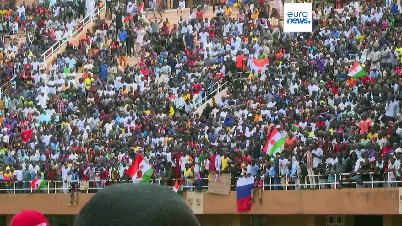 Niger: Putschisten lassen Ecowas-Ultimatum verstreichen und sich in Niamey bejubeln