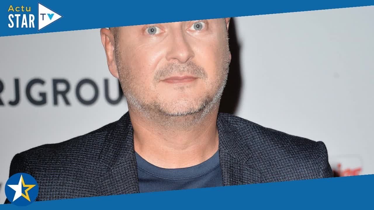 "La boulette" : Cauet embarrassé face à sa belle Nathalie, leur rendez-vous romantique tourne au fia