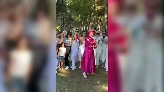 Metin Külünk réagit aux images de champagne sans alcool lors de l'enterrement de vie de jeune fille