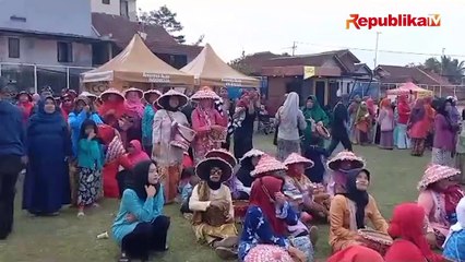 Satu Abad Desa Cisayong, Warga Gelar Festival Beubeutian