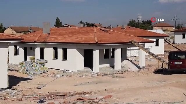 La construction de maisons de village à Malatya, une zone sismique, est terminée