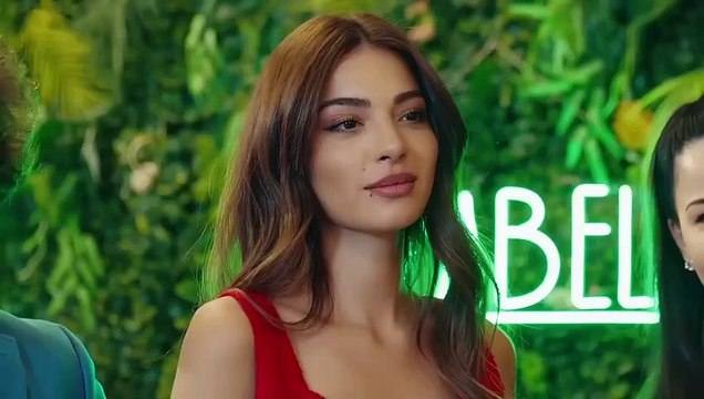 Melisa Aslı Pamuk ve Yusuf Yazıcı Aşklarını İlan Etti