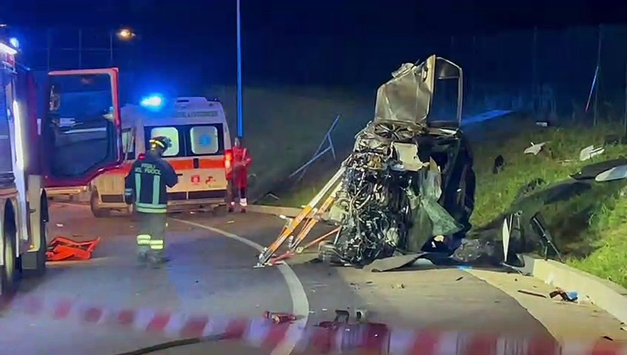 Incidente stradale Monza, auto ribaltata una 18enne in codice rosso al San Gerardo
