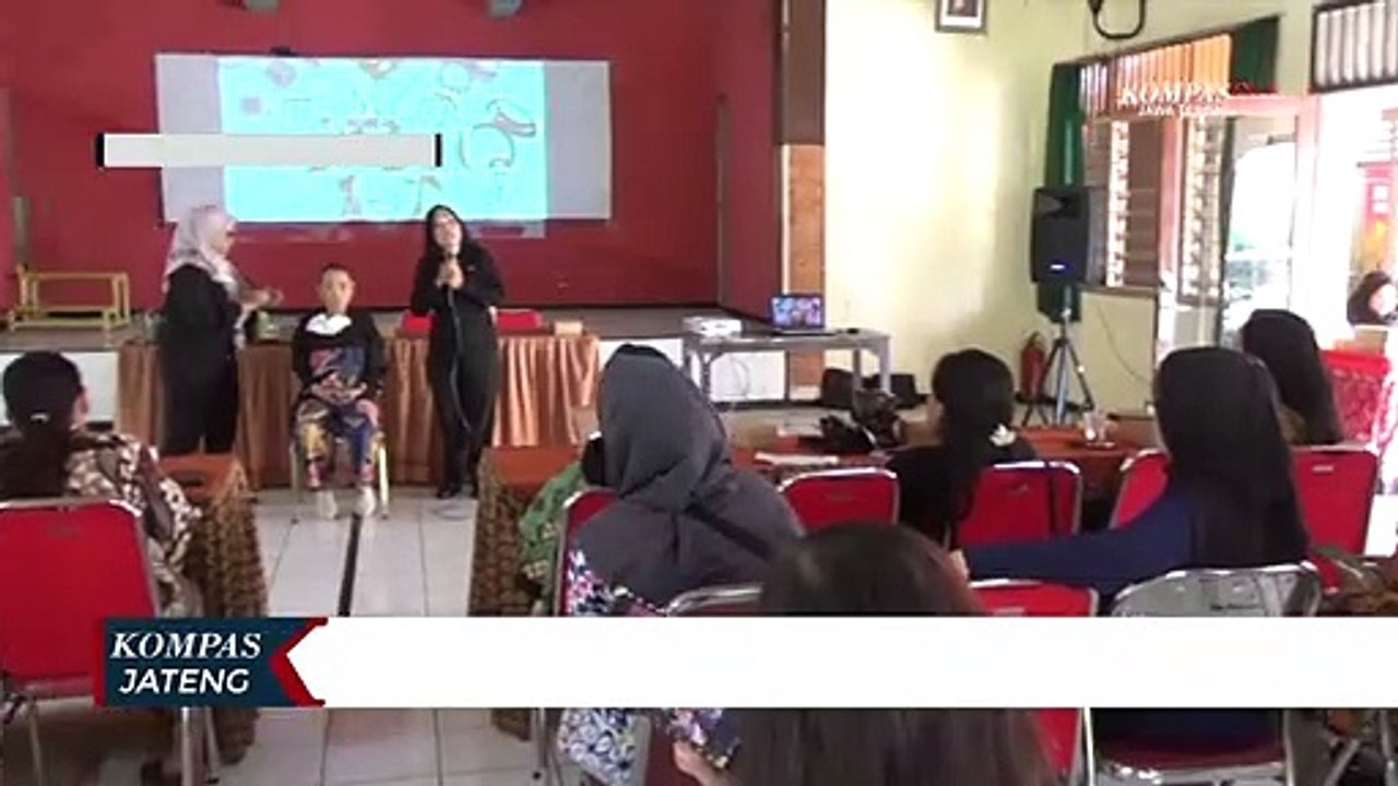 Pemberdayaan Ibu Rumah Tangga Melalui Pelatihan Tata Rias