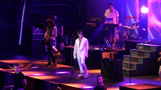 Le chanteur pop rock américain LP a donné un concert inoubliable à Antalya