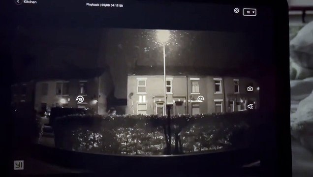 Woman evades paying her taxi fare by hiding in bushes