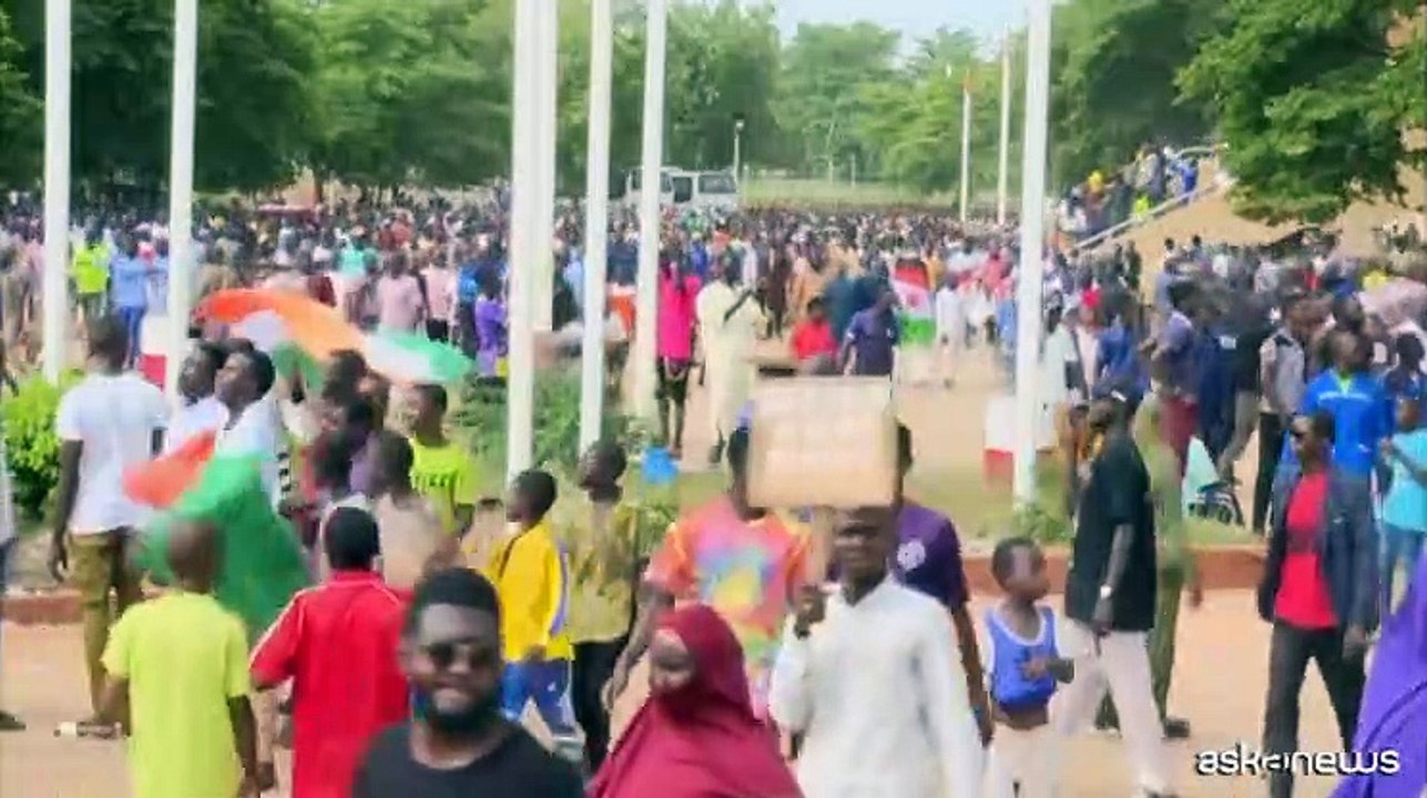 Scaduto l'ultimatum dell'Ecowas, il Niger chiude lo spazio aereo