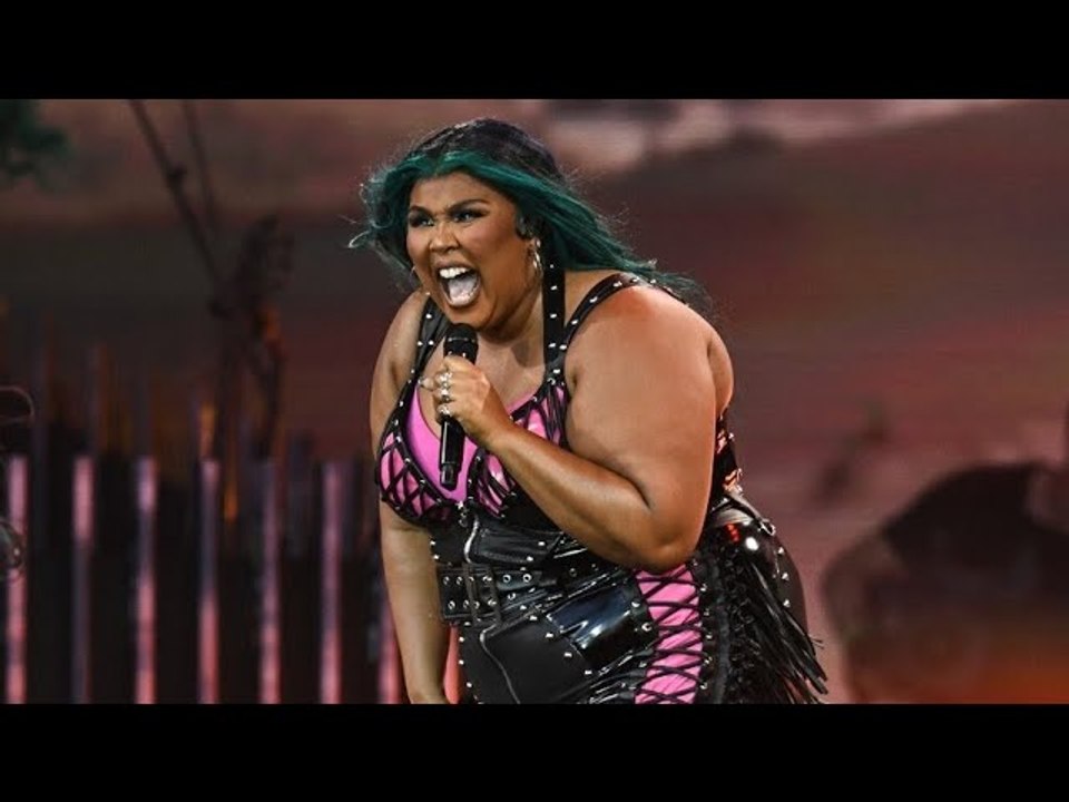 Harcèlement sexuel, moqueries, répétitions interminables... La chanteuse Lizzo visées par plusieur