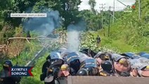 Pembukaan Blokade Jalan Trans Papua Barat Ricuh