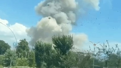 Kocaeli'ndeki patlama anı güvenlik kameralarına yansıdı