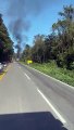 Caminhão pega fogo em trecho da Serra Dona Francisca, em Joinville